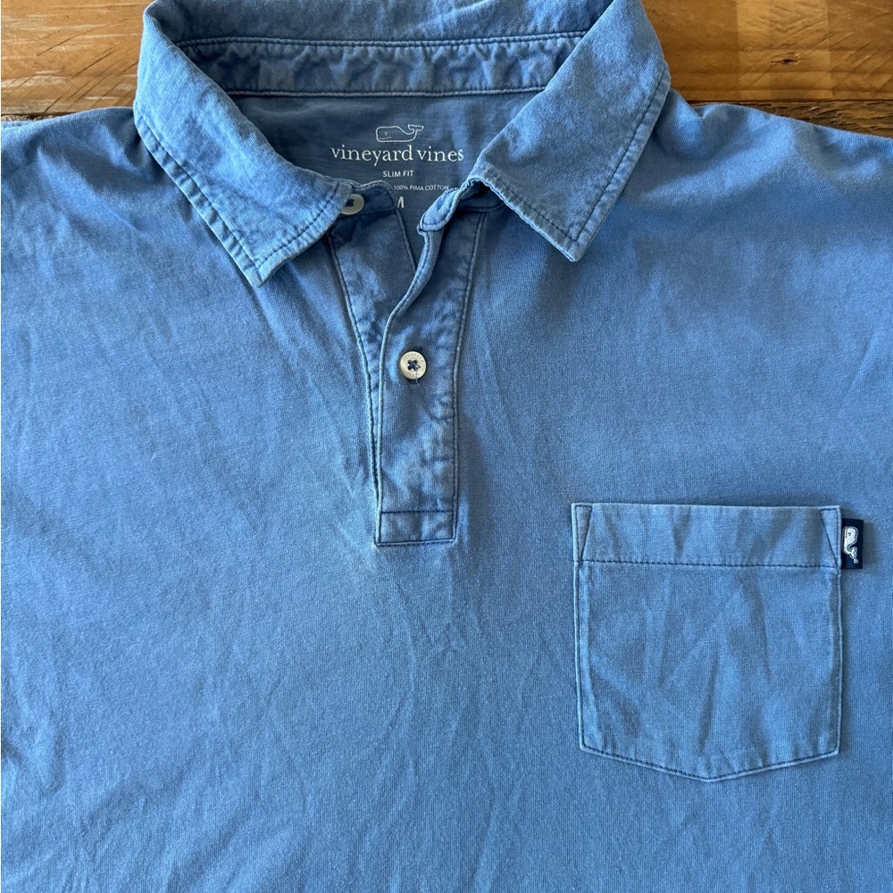 Men’s Vineyard Vines Polo in excellent condition! Slim Fit